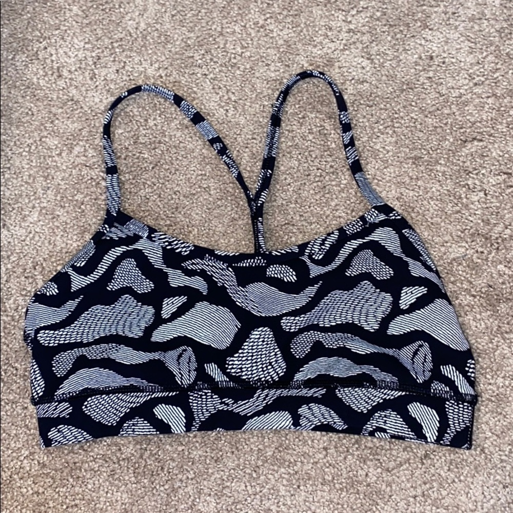 LULULEMON Black and White Flow Y Bra